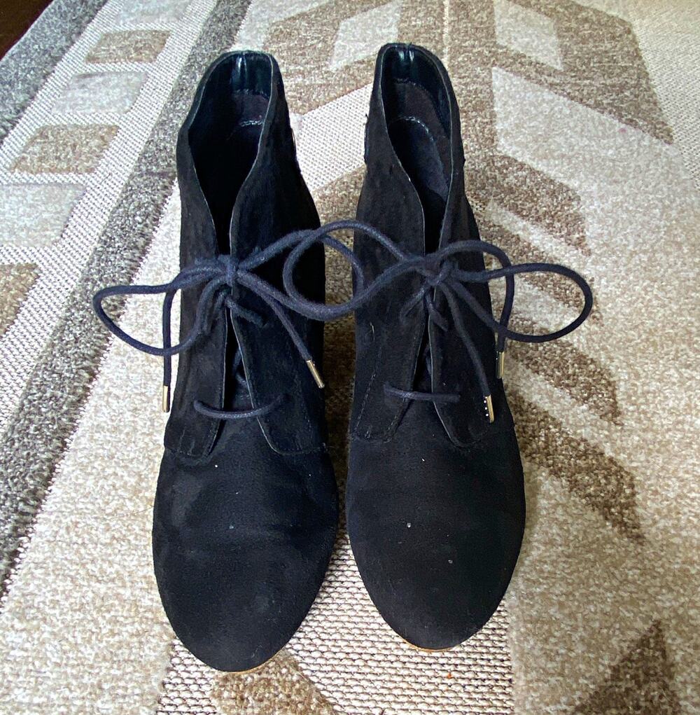 Dr. Scholl's Women’s Black Suede Lace-Up Ankle Bootie Wedge Round Toe